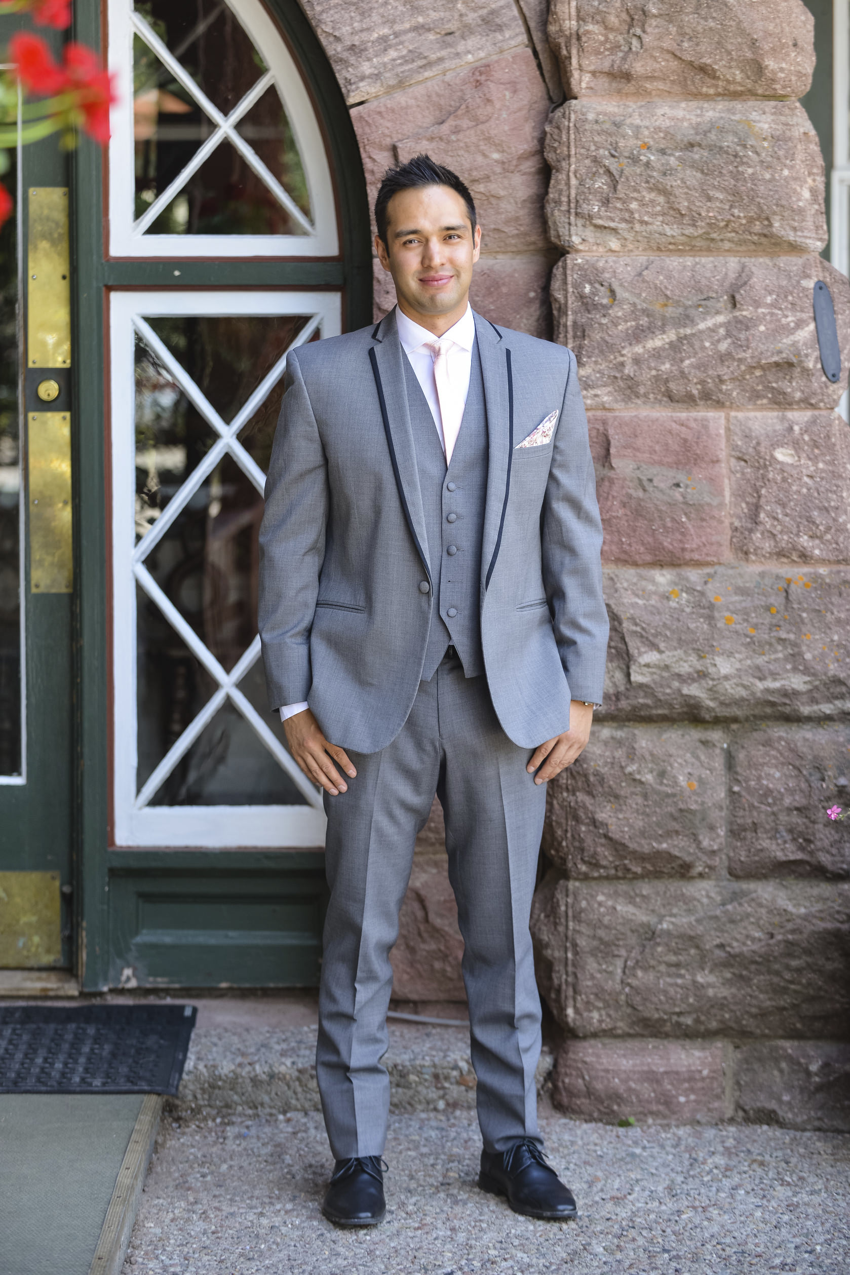 Groom Photo at Redstone Inn | Windfirm Photography