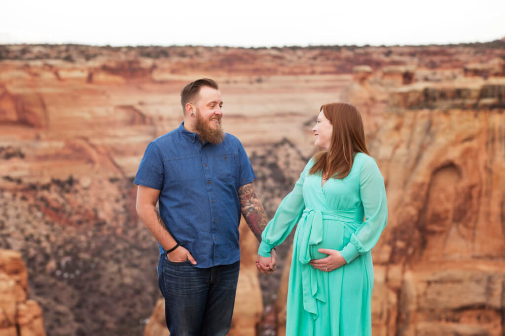 Maternity Photos in the desert of Colorado