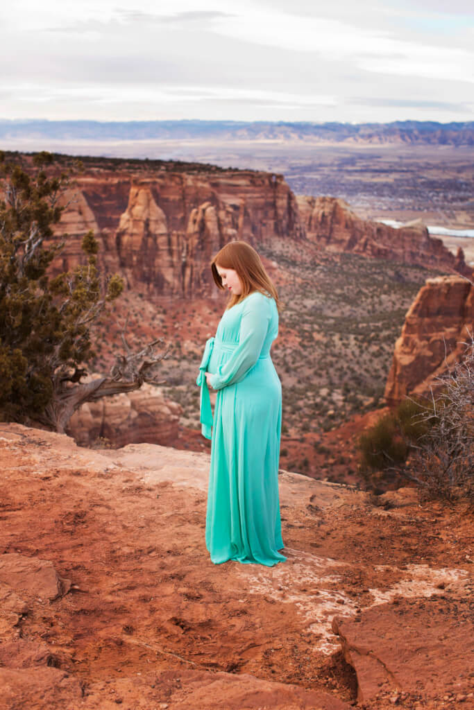 Colorado National Monument Maternity Portraits